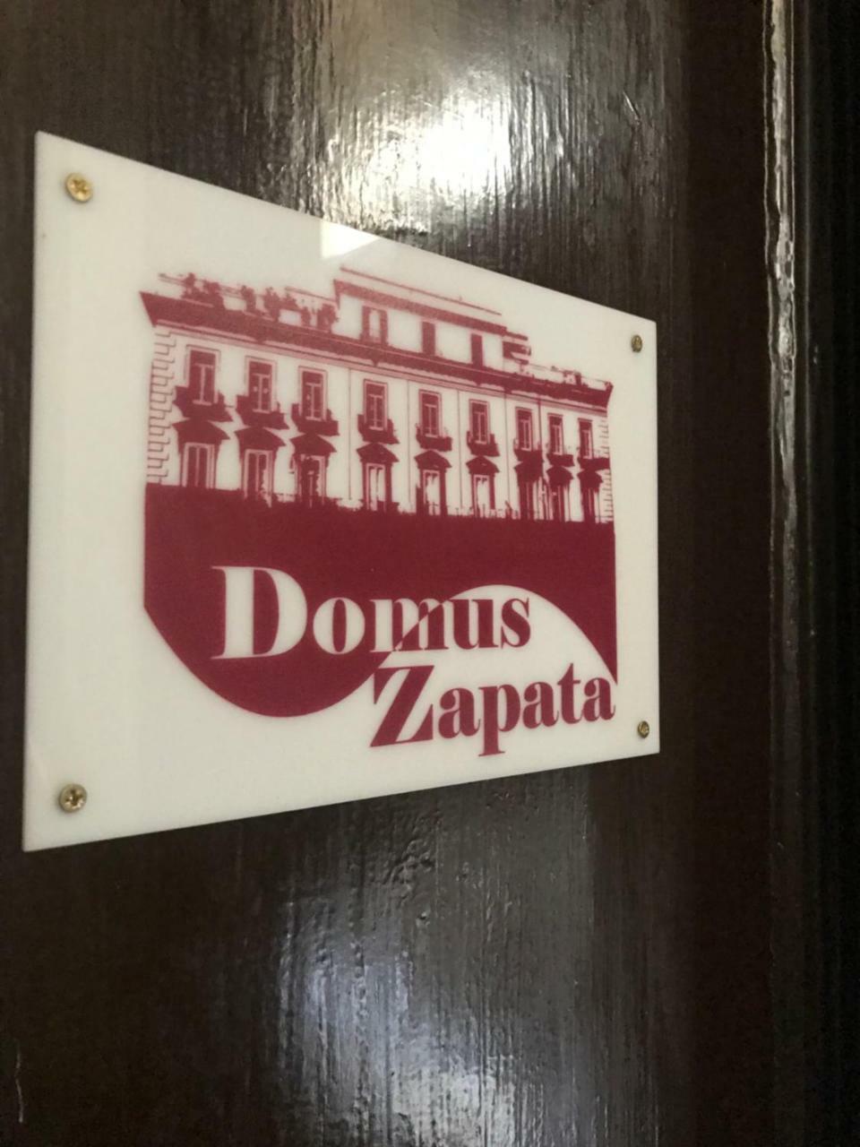 Отель Domus Zapata Неаполь Экстерьер фото